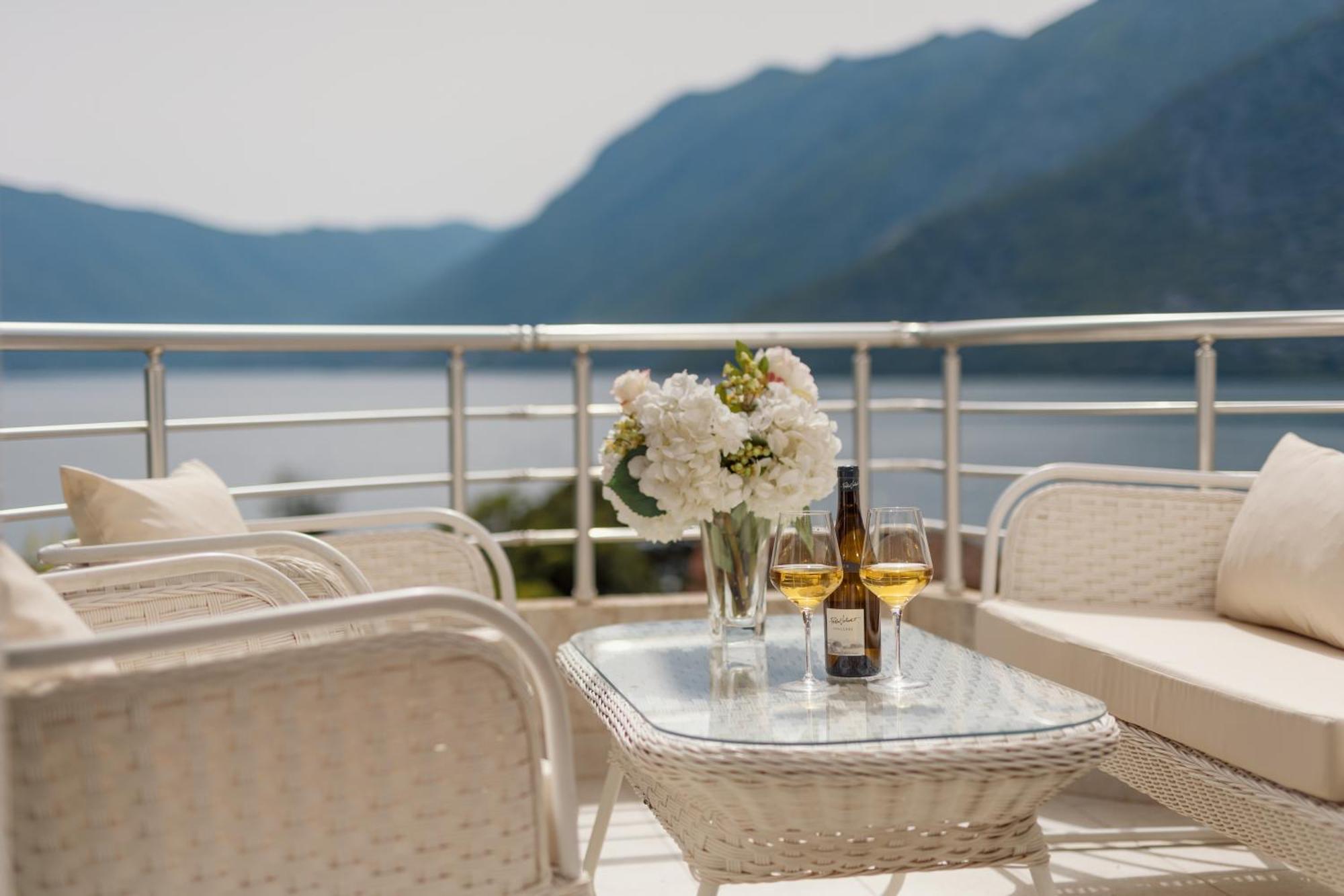 Apartment Mosaic Penthouse With Sea View Risan